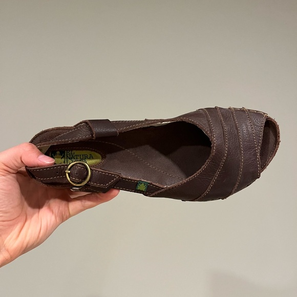 El Naturalista Sandals - Picture 2 of 5